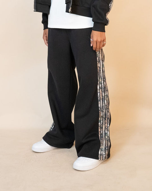 BLACK CAMO STRIPPED WIDE LEGGED PANTS